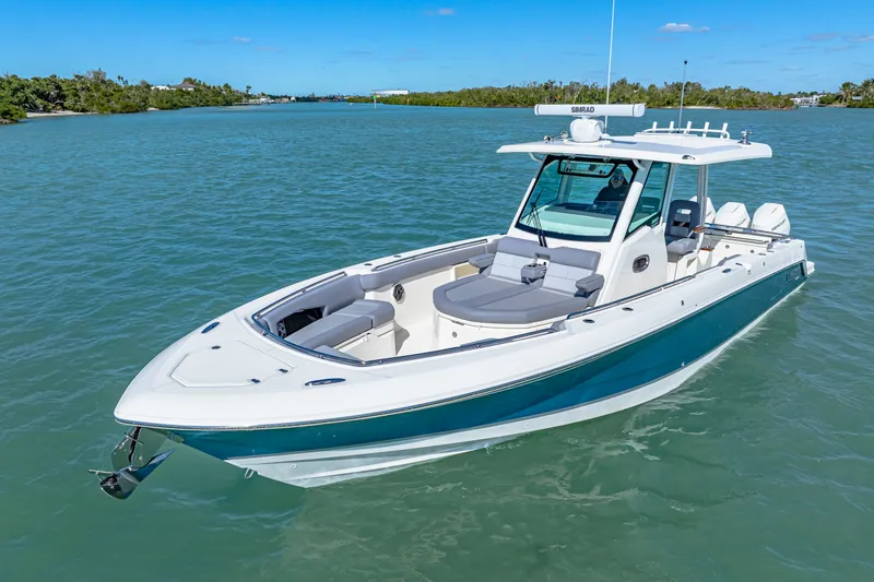 Slide: The Image of Boston Whaler 360 Outrage 2026 - 67