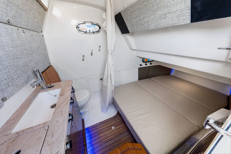Slide: The Image of Boston Whaler 360 Outrage 2026 - 75