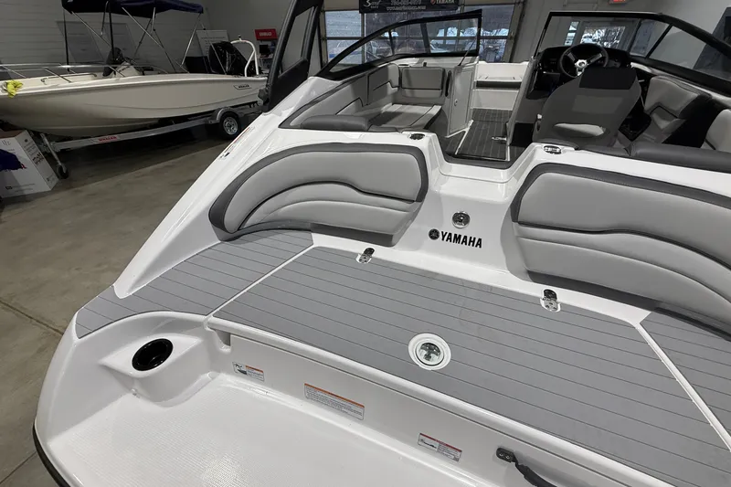 Slide: The Image of Yamaha AR190 2026 - 11