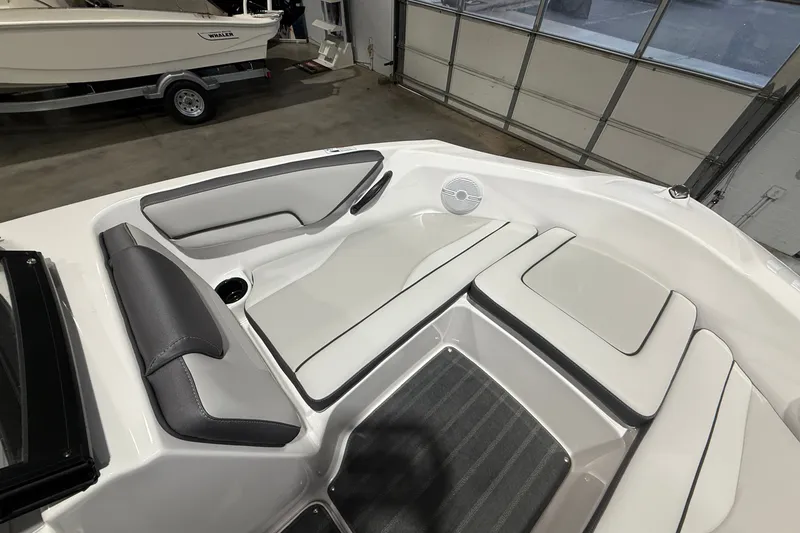 Slide: The Image of Yamaha AR190 2026 - 27