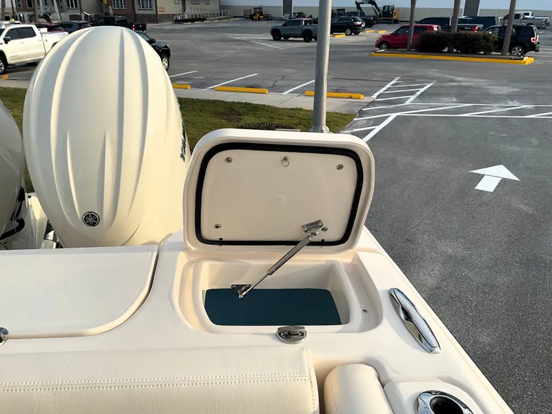 Slide: The Image of Grady-White Freedom 275 2026 - 12