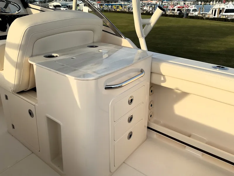 Slide: The Image of Grady-White Freedom 275 2026 - 15