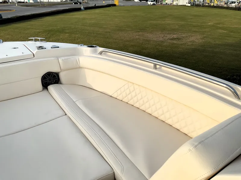 Slide: The Image of Grady-White Freedom 275 2026 - 27