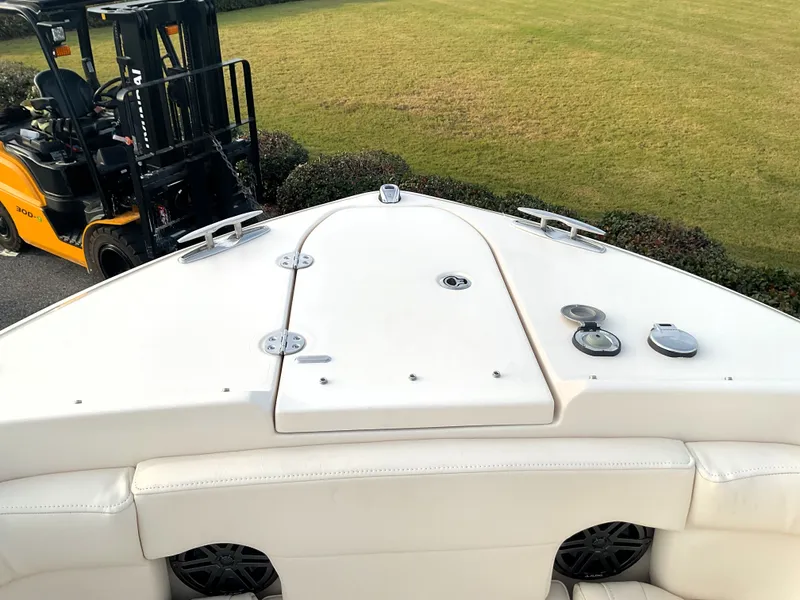 Slide: The Image of Grady-White Freedom 275 2026 - 29