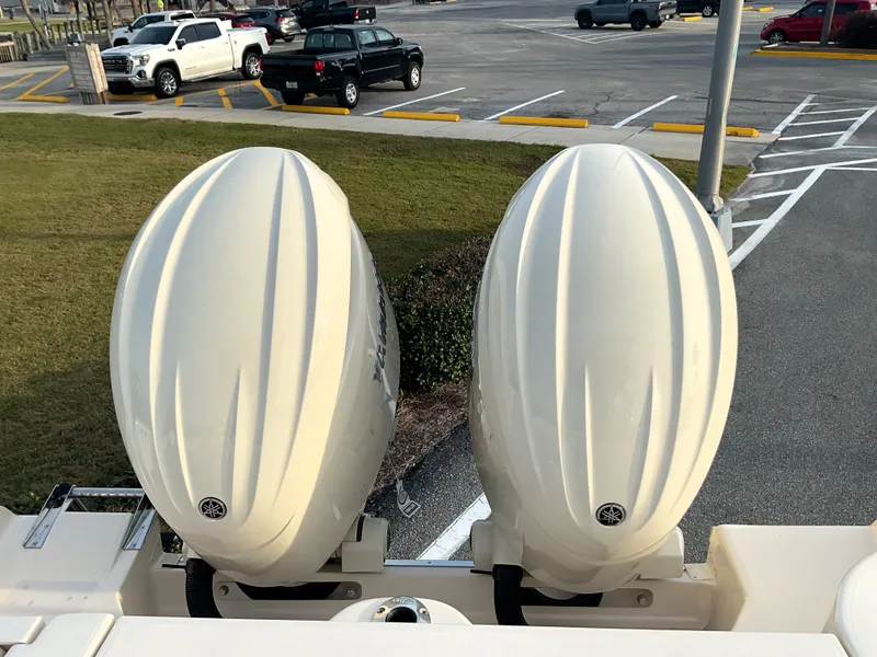 Slide: The Image of Grady-White Freedom 275 2026 - 6