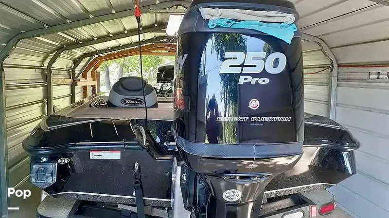 Slide: The Image of Triton 20 TRX Elite 2015 - 13567418