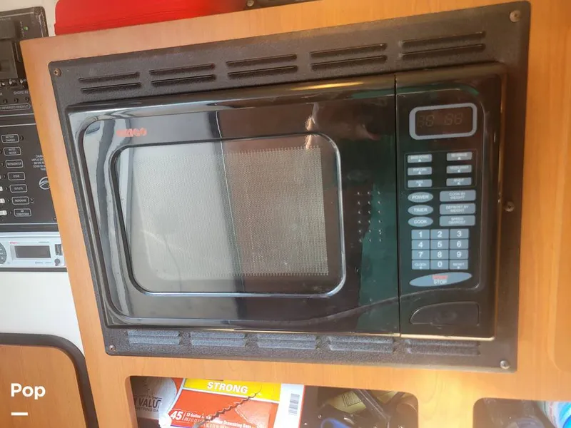 Slide: The Image of Crownline Boats 250 CR 2005 - 13741818