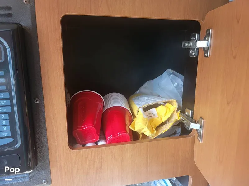 Slide: The Image of Crownline Boats 250 CR 2005 - 13741820