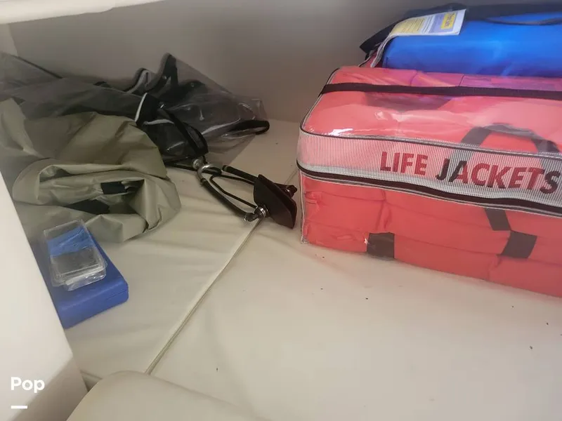 Slide: The Image of Crownline Boats 250 CR 2005 - 13741824