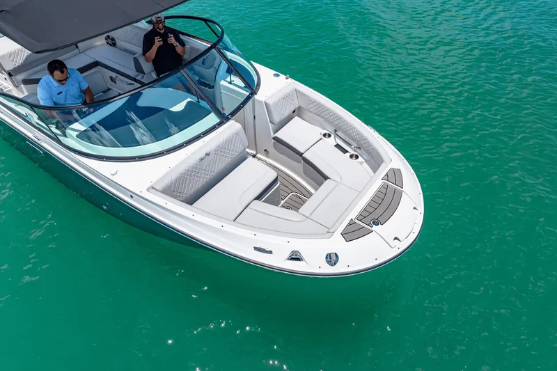 Slide: The Image of Sea Ray SDX 250 Outboard 2025 - 16