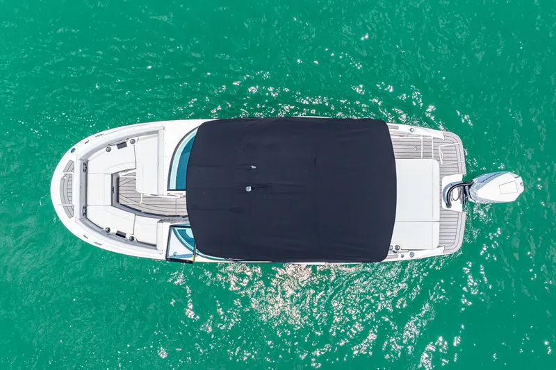 Slide: The Image of Sea Ray SDX 250 Outboard 2025 - 17