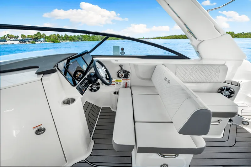 Slide: The Image of Sea Ray SDX 250 Outboard 2025 - 36