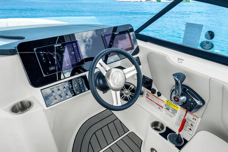 Slide: The Image of Sea Ray SDX 250 Outboard 2025 - 37