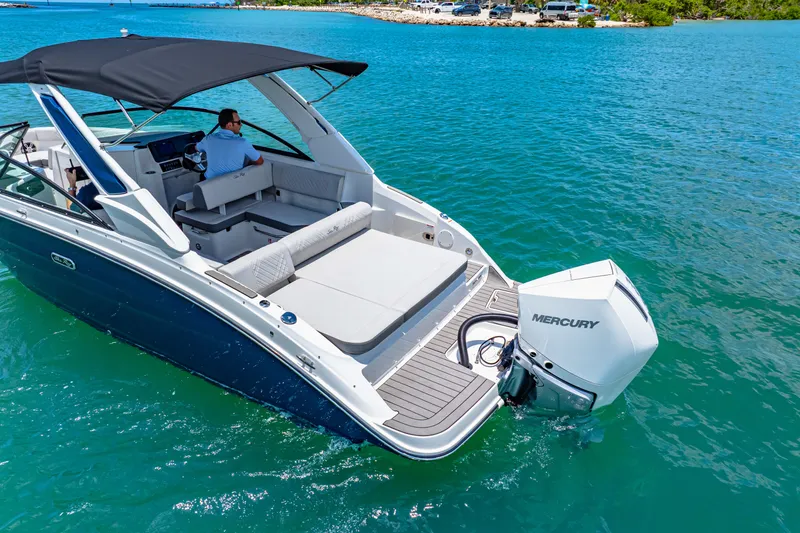 Slide: The Image of Sea Ray SDX 250 Outboard 2025 - 4
