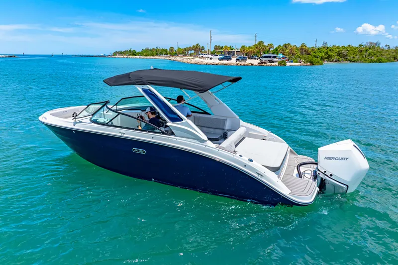 Slide: The Image of Sea Ray SDX 250 Outboard 2025 - 5