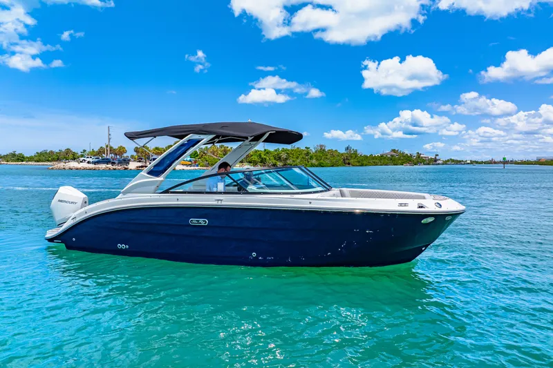 Slide: The Image of Sea Ray SDX 250 Outboard 2025 - 7