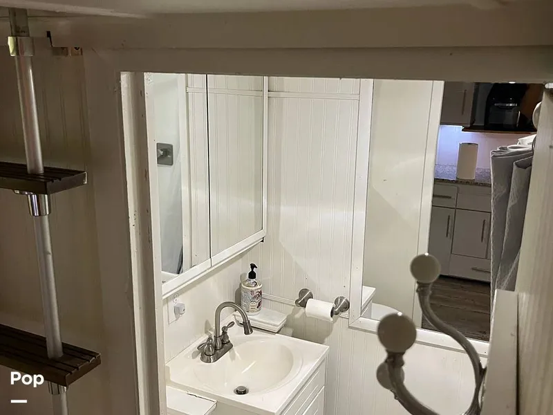 Slide: The Image of Bathroom - 13532541