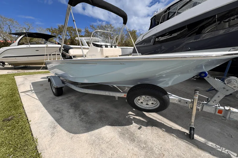 Slide: The Image of Boston Whaler 170 Montauk 2025 - 7