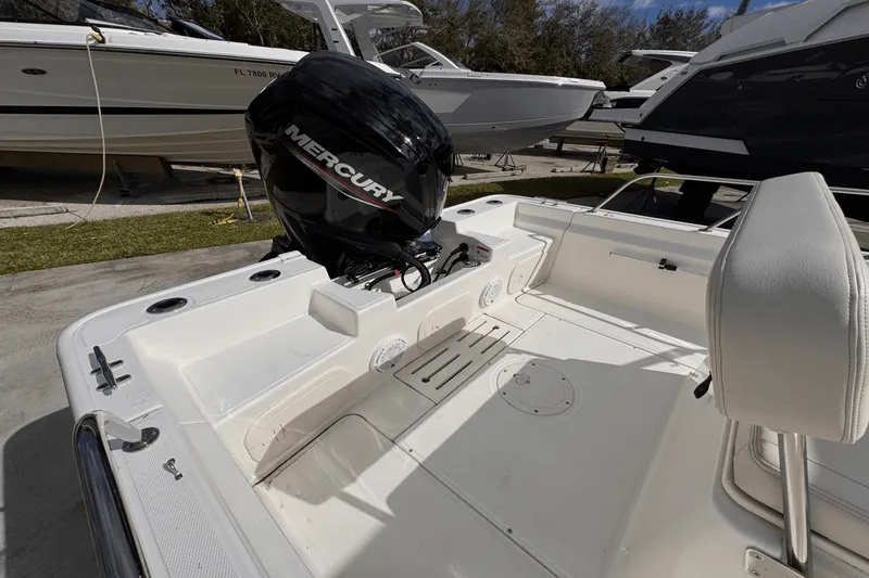 Slide: The Image of Boston Whaler 170 Montauk 2025 - 9