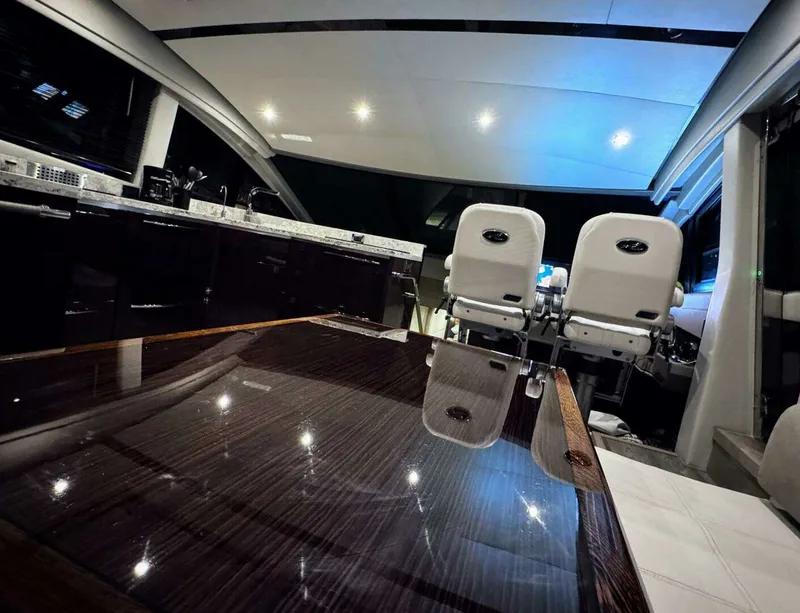 Slide: The Image of Model L650 Fly Category Flybridge 2018 - 23