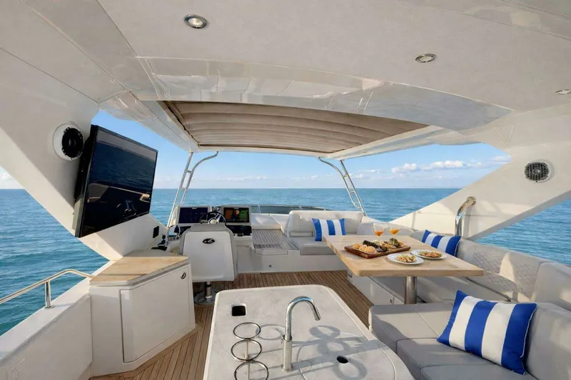 Slide: The Image of Model L650 Fly Category Flybridge 2018 - 40