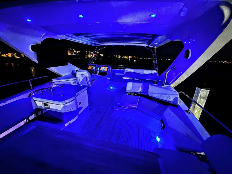 Slide: The Image of Model L650 Fly Category Flybridge 2018 - 44