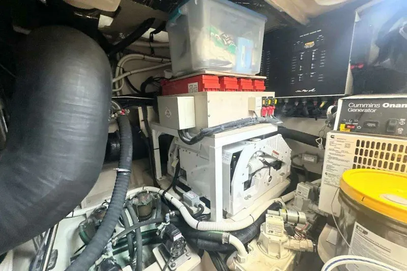 Slide: The Image of Model L650 Fly Category Flybridge 2018 - 52