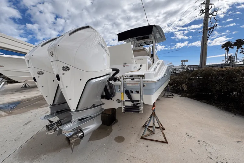 Slide: The Image of Boston Whaler 280 Dauntless 2025 - 3