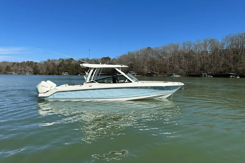 Slide: The Image of Boston Whaler 280 Vantage 2025 - 3