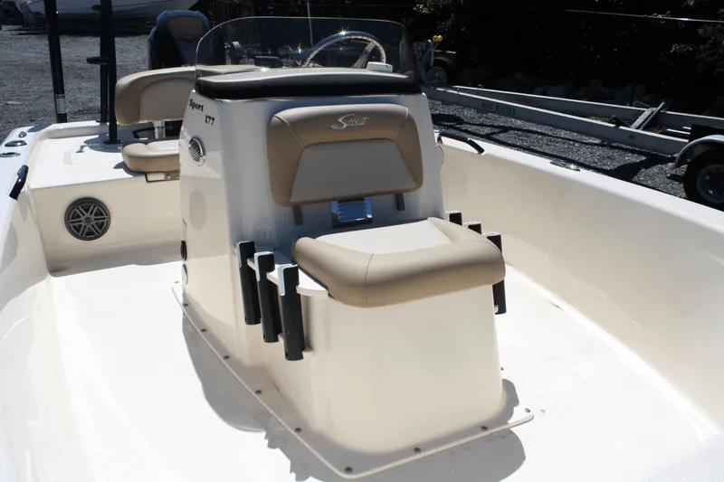 Slide: The Image of Scout 177 Sport 2025 - 14