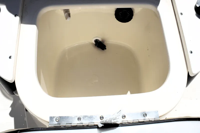 Slide: The Image of Scout 177 Sport 2025 - 16