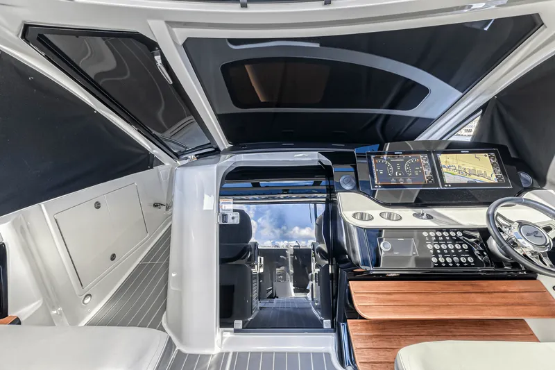 Slide: The Image of Sea Ray 370 SUNDANCER OUTBOARD 2022 - 18