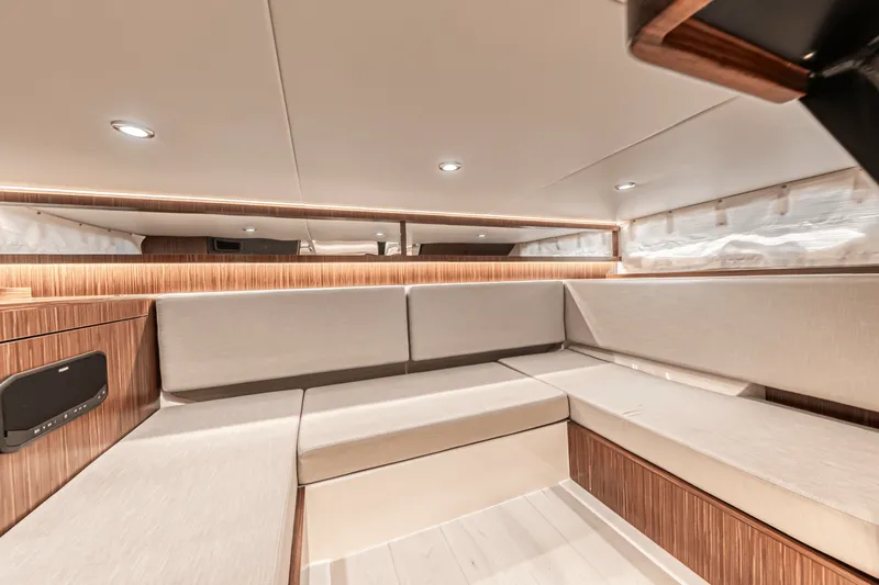 Slide: The Image of Sea Ray 370 SUNDANCER OUTBOARD 2022 - 24