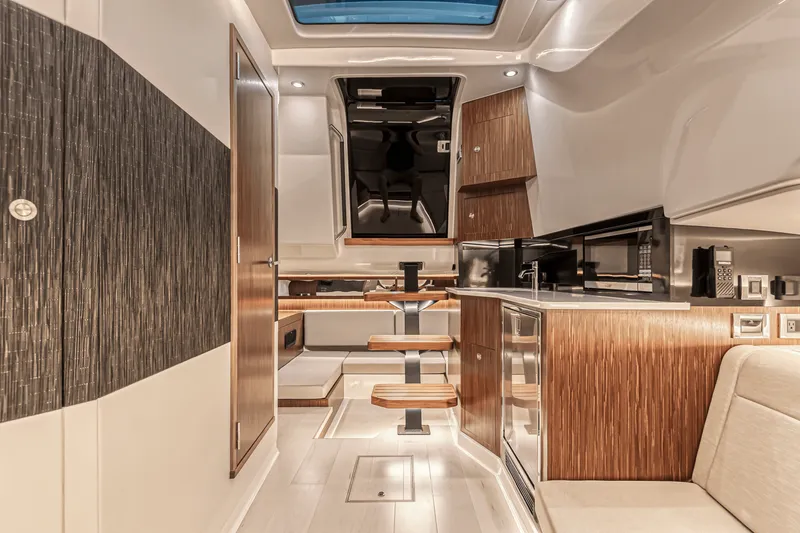 Slide: The Image of Sea Ray 370 SUNDANCER OUTBOARD 2022 - 26