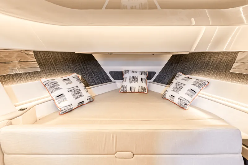 Slide: The Image of Sea Ray 370 SUNDANCER OUTBOARD 2022 - 27