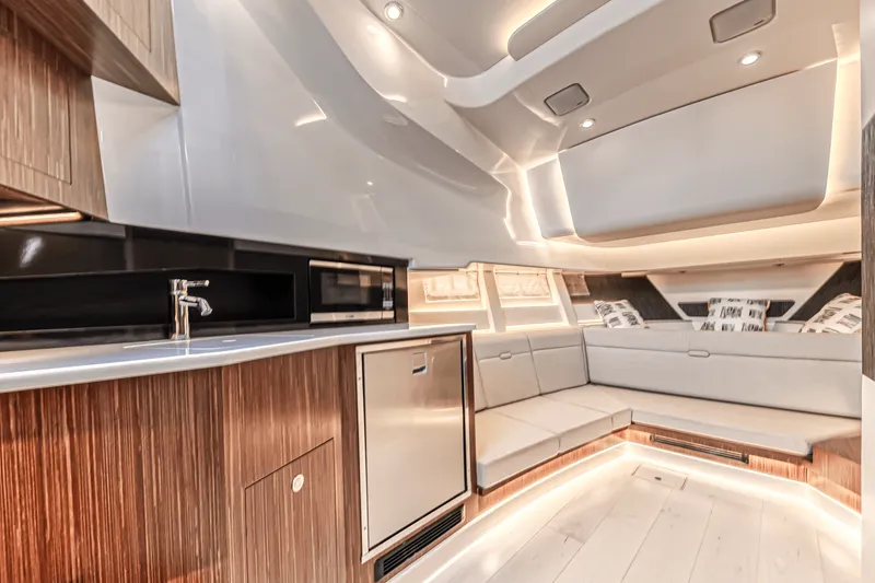 Slide: The Image of Sea Ray 370 SUNDANCER OUTBOARD 2022 - 33