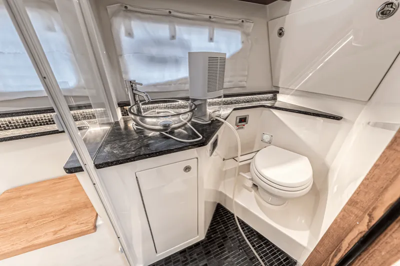 Slide: The Image of Sea Ray 370 SUNDANCER OUTBOARD 2022 - 37