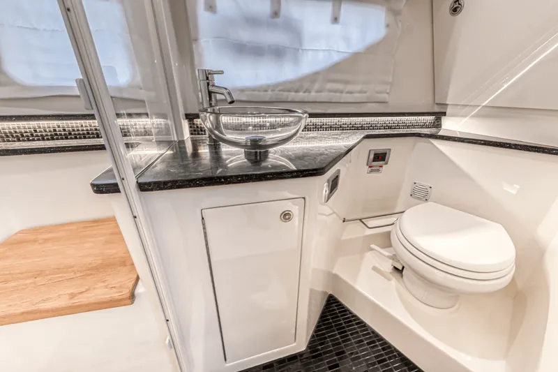 Slide: The Image of Sea Ray 370 SUNDANCER OUTBOARD 2022 - 40