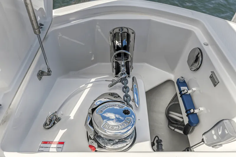 Slide: The Image of Sea Ray 370 SUNDANCER OUTBOARD 2022 - 44