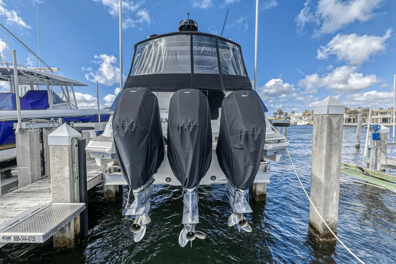 Slide: The Image of Sea Ray 370 SUNDANCER OUTBOARD 2022 - 46