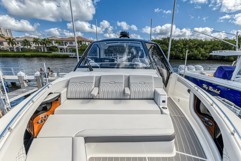 Slide: The Image of Sea Ray 370 SUNDANCER OUTBOARD 2022 - 58