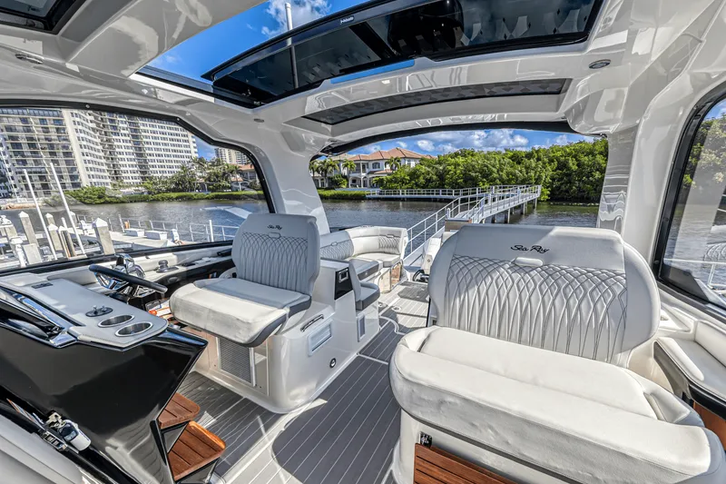 Slide: The Image of Sea Ray 370 SUNDANCER OUTBOARD 2022 - 6