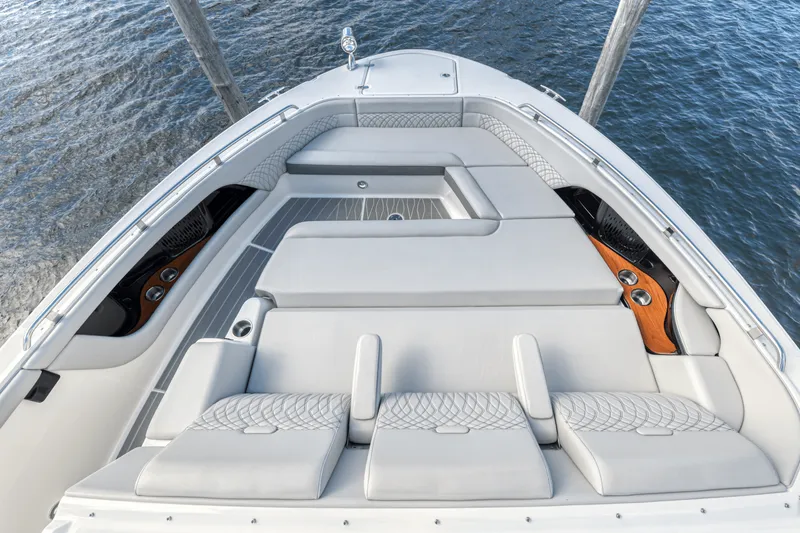 Slide: The Image of Sea Ray 370 SUNDANCER OUTBOARD 2022 - 60