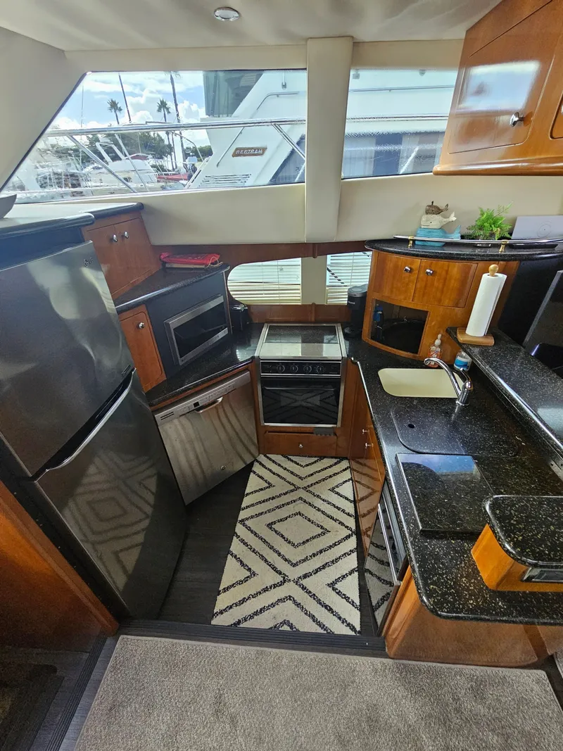 Slide: The Image of Carver Yachts 564 2001 - 21