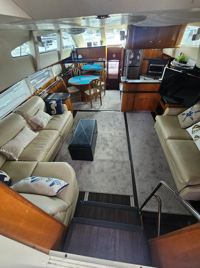 Slide: The Image of Carver Yachts 564 2001 - 17