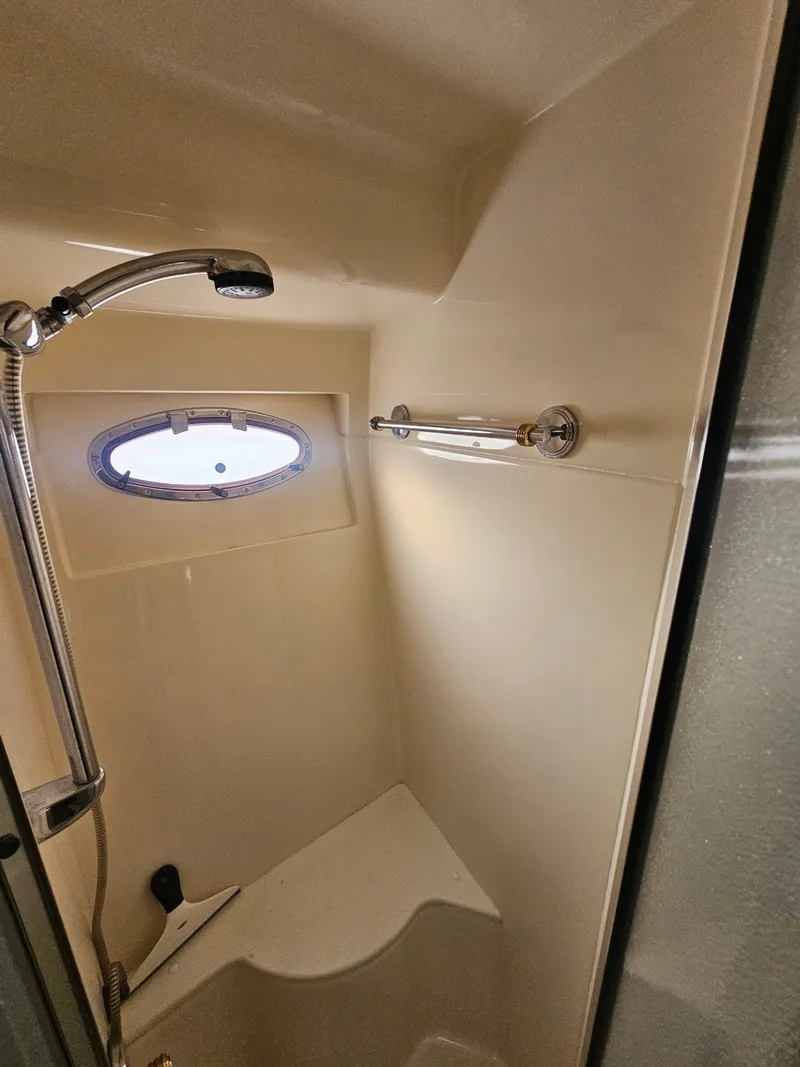 Slide: The Image of Carver Yachts 564 2001 - 30