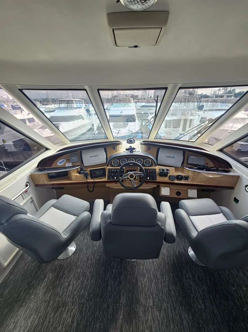 Slide: The Image of Carver Yachts 564 2001 - 12