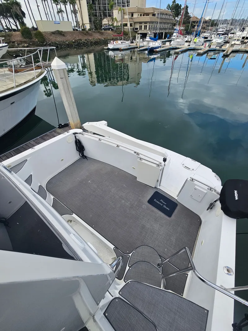 Slide: The Image of Carver Yachts 564 2001 - 45