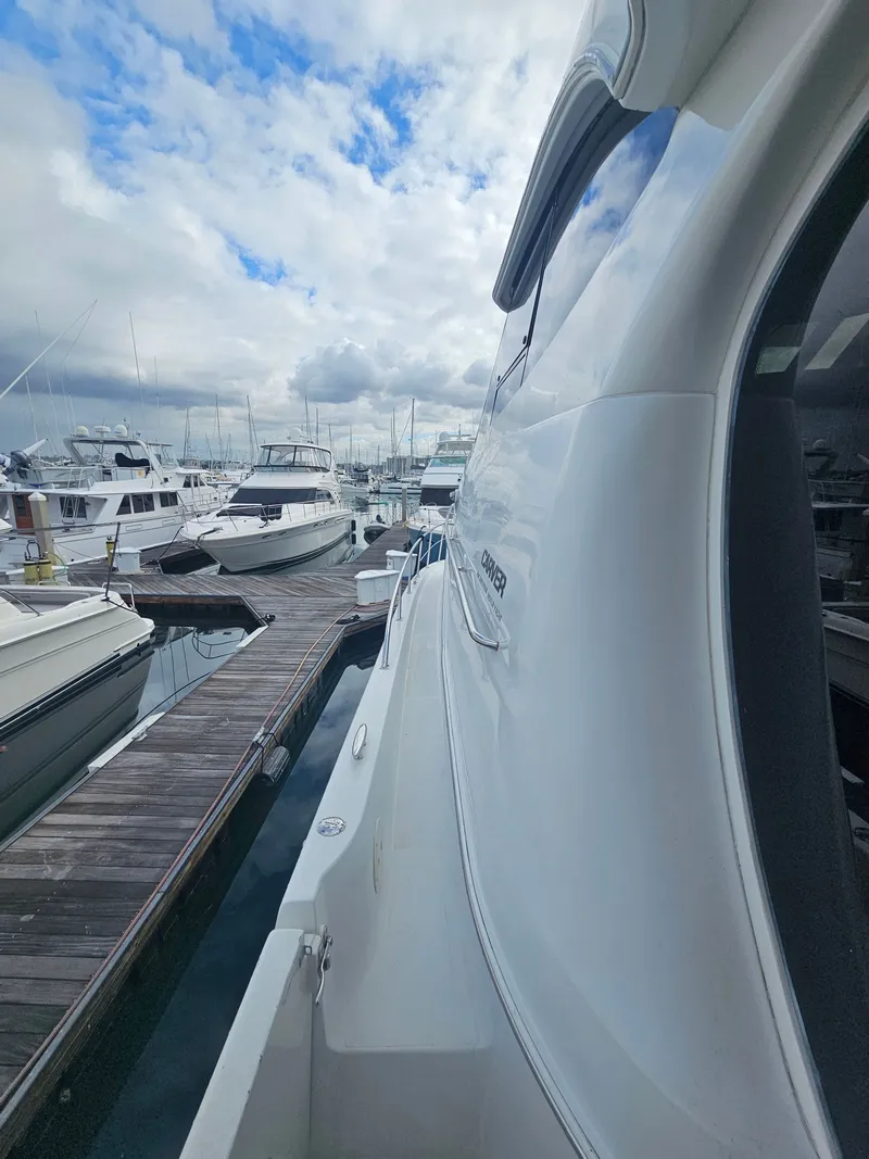 Slide: The Image of Carver Yachts 564 2001 - 37