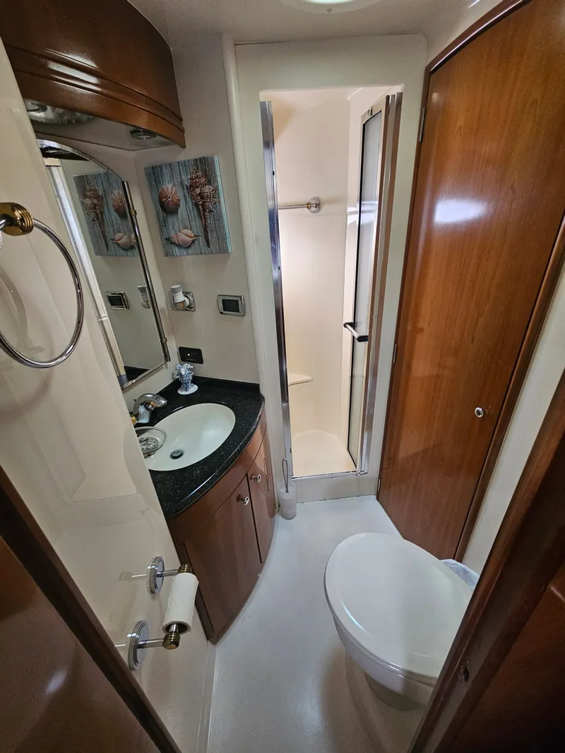 Slide: The Image of Carver Yachts 564 2001 - 29